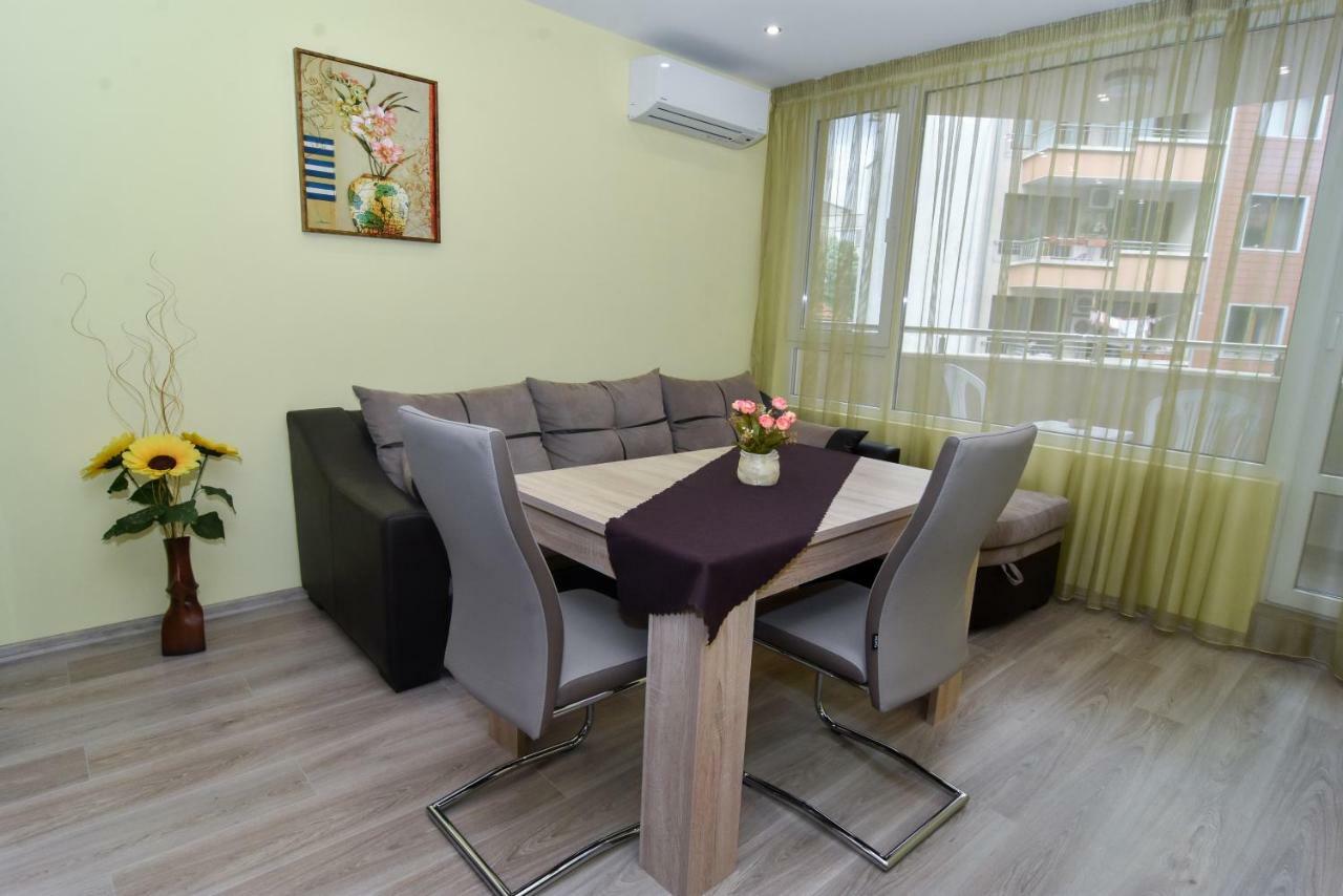 Apartment Deni Burgas City Eksteriør billede